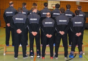 Trainingsanzüge, hinten