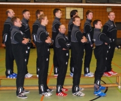 Trainingsanzüge, seitlich